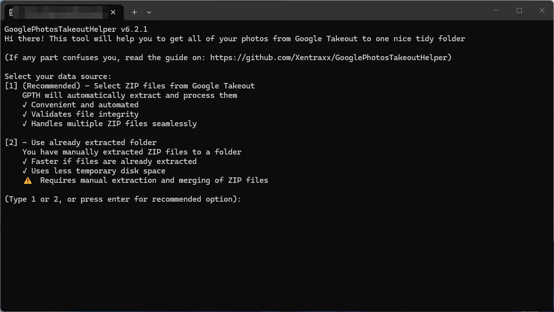 GooglePhotosTakeoutHelper v6.2.1の起動画面。データソースの選択肢が英語で2つ表示されている